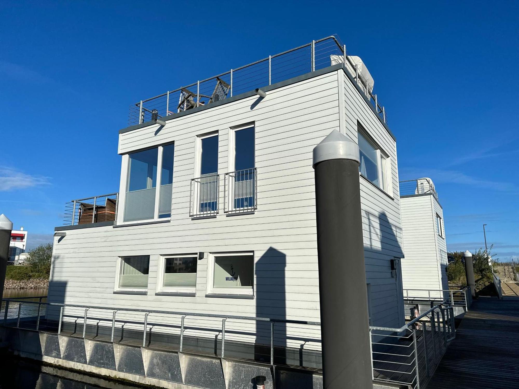 فندق Schwimmendes Haus - An Bord Zwei أوبلينتيز المظهر الخارجي الصورة
